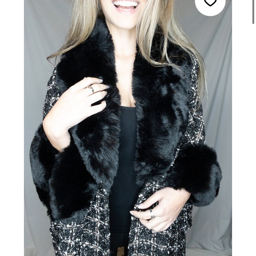 So Chic Poncho NWT
